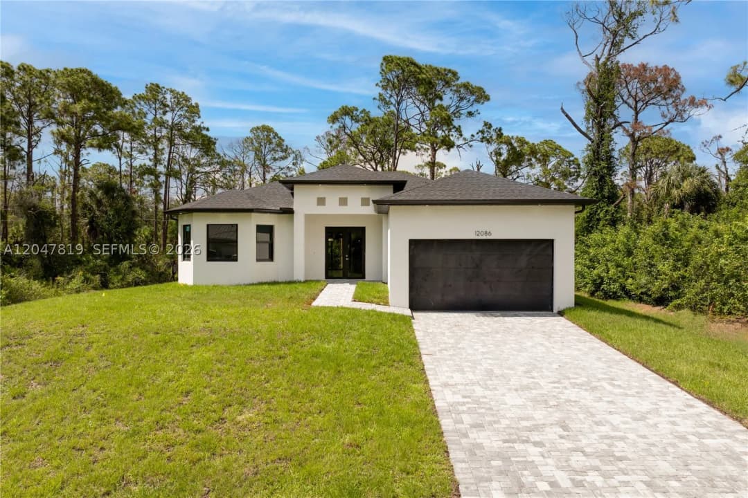 12086 Chamberlain Blvd, Port Charlotte, Florida 33953