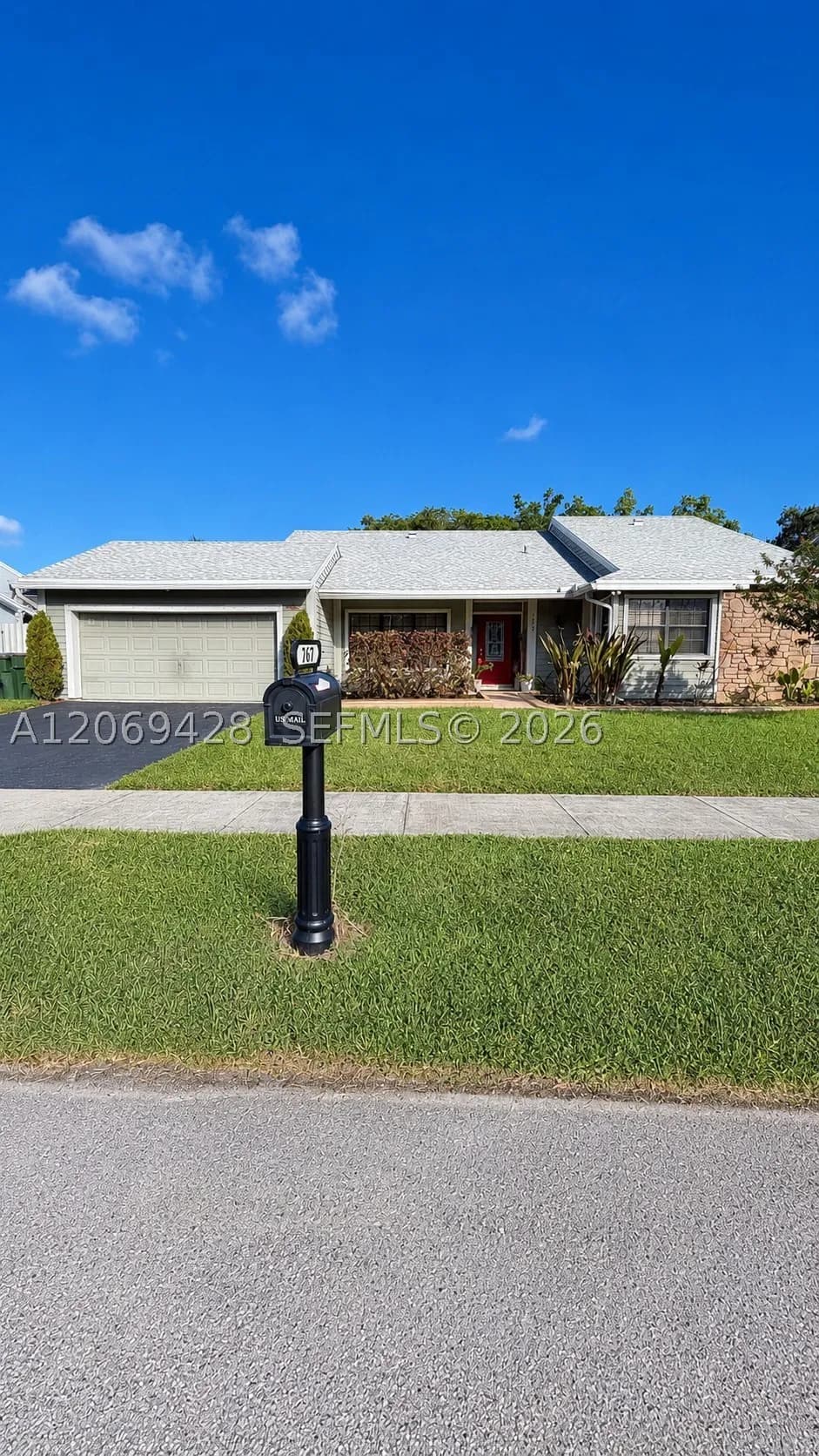 1676 S Goldeneye Ln, Homestead, Florida 33035