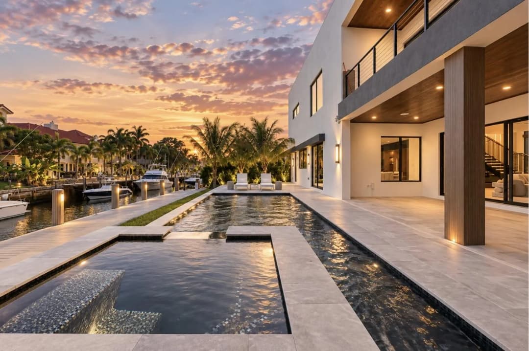 2360 Ne 49th Street, Lighthouse Point, Florida 33064