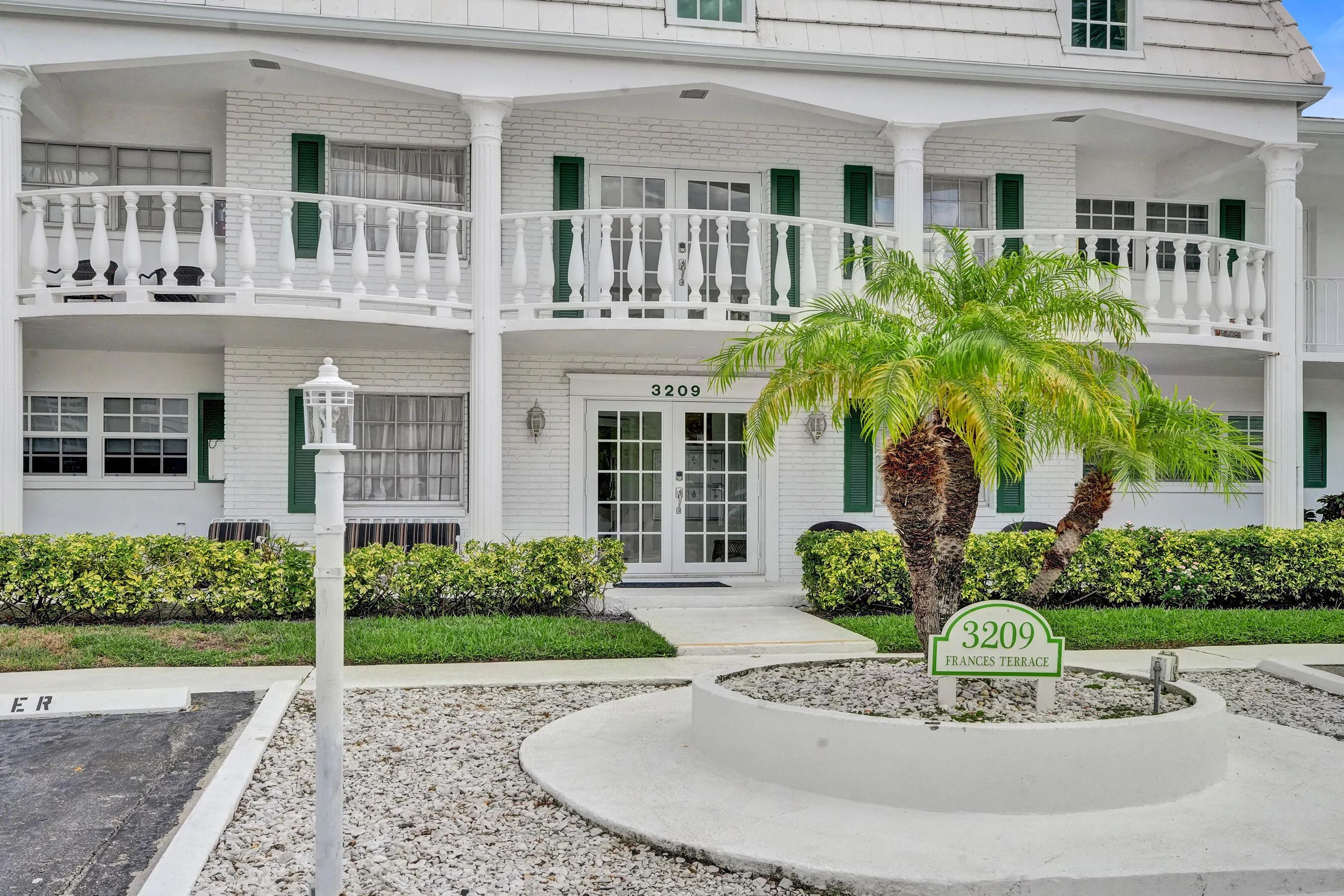 3209 Ne 36th Street 3c, Fort Lauderdale, Florida 33308 — photo 2