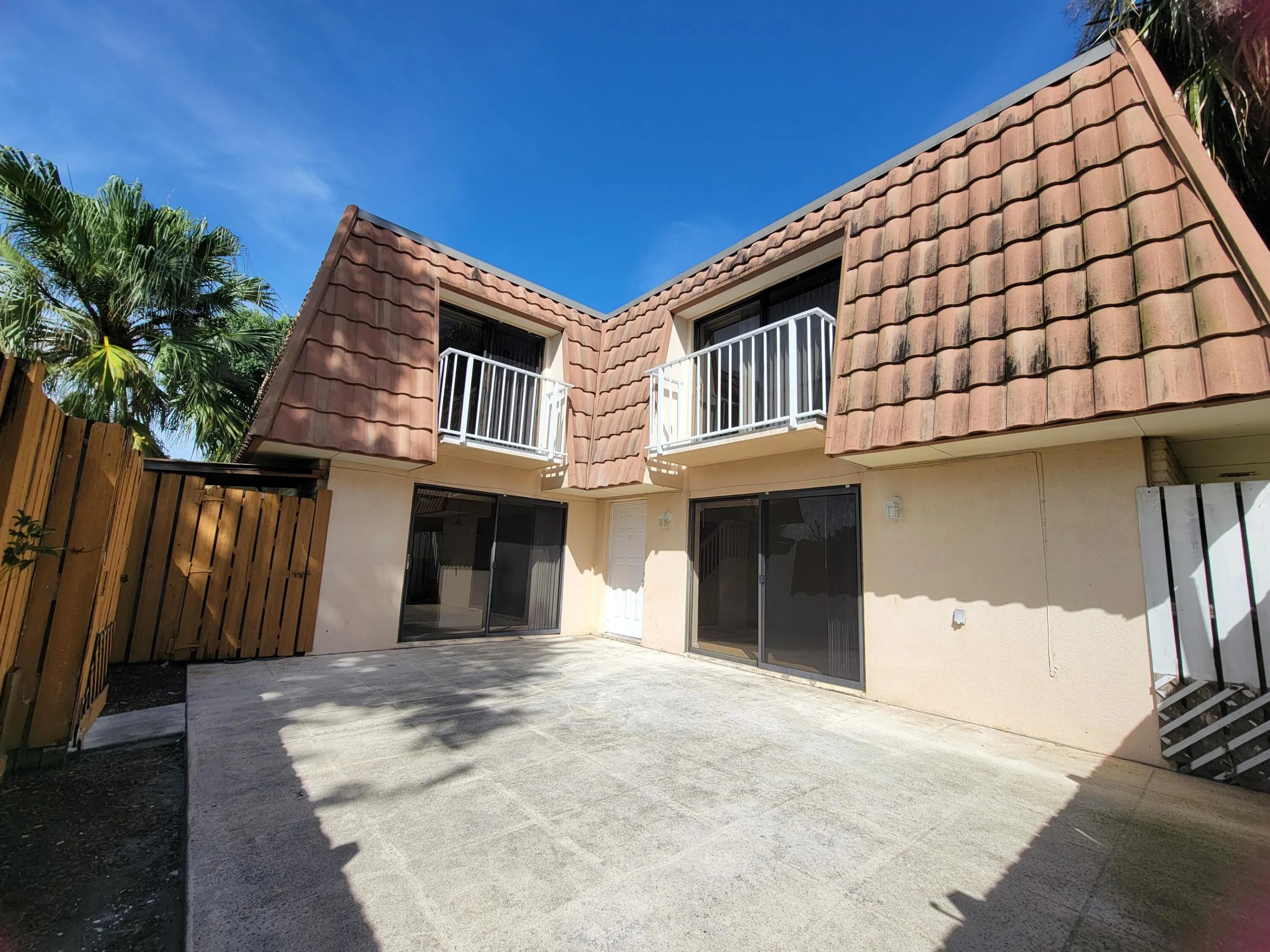 588 Green Springs Place 588, West Palm Beach, Florida 33409 — photo 2