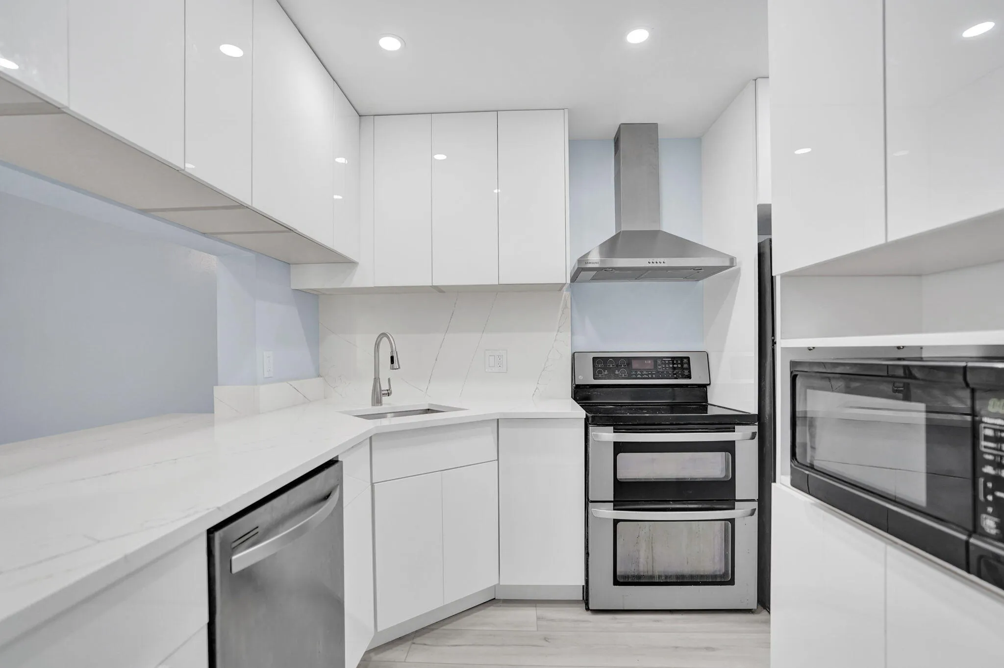 203 Foxtail Drive H3, West Palm Beach, Florida 33415 — photo 1