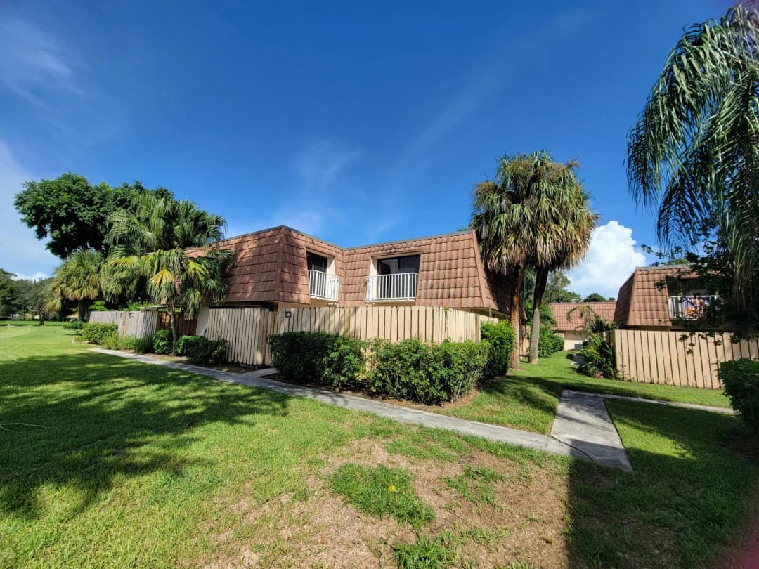 588 Green Springs Place 588, West Palm Beach, Florida 33409