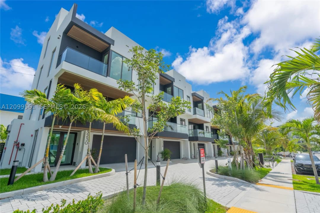 3224 Ne 7th St, Pompano Beach, Florida 33062